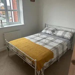 https://villa-immaculate-house-in-doncaster.yorkshirehotels.net