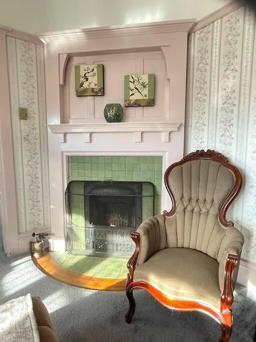 Parlor Suite In Heritage Manor, Fairfield, Near Dt Victoria Apartment